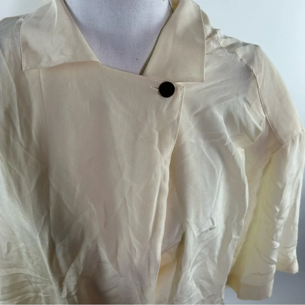 NWT Cream Blouse With Front Buttons- Jones New York - Picture 9 of 10